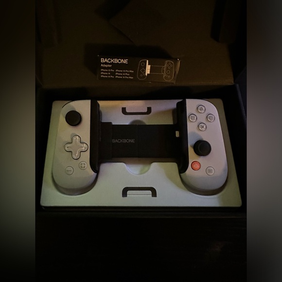 Backbone PlayStation Handheld Console - White - Picture 2 of 3